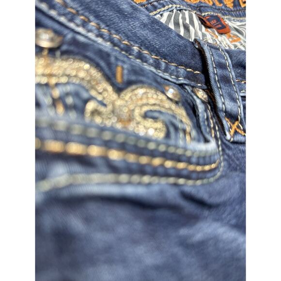Rock Revival Womens Dark Denim Rhinestone Betty Jeans Size 27 True Size 32-34” - Picture 3 of 6